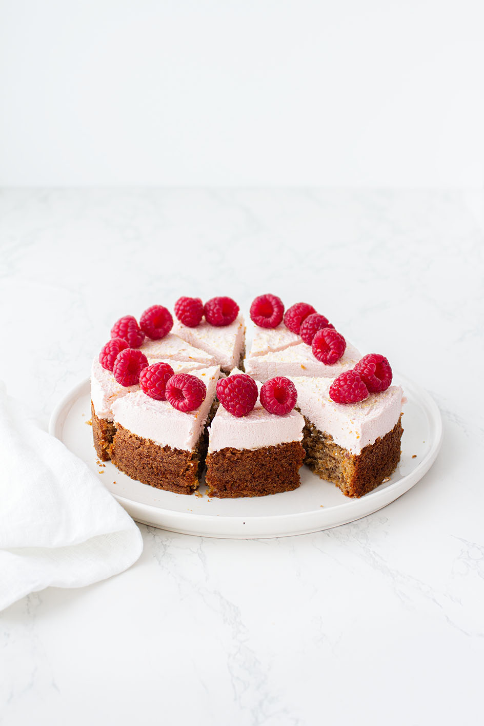 lemon carrot cake mit himbeeren