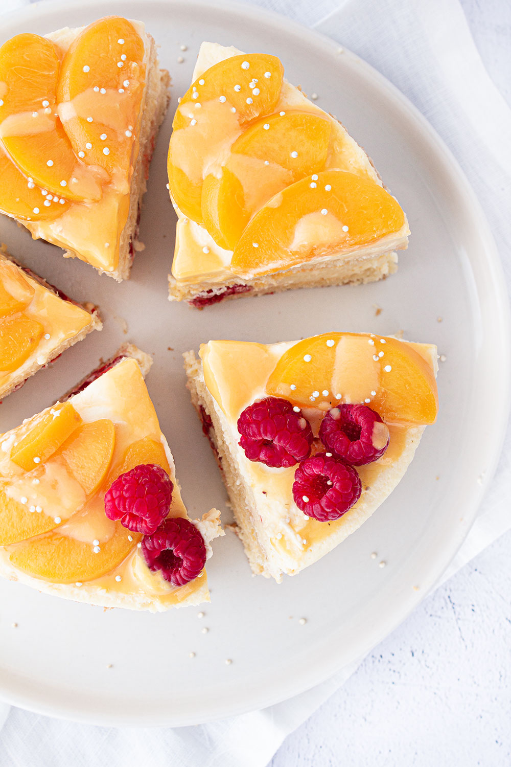 Pfirsich-Maracuja Törtchen mit Himbeeren • Kuchen &amp; Törtchen