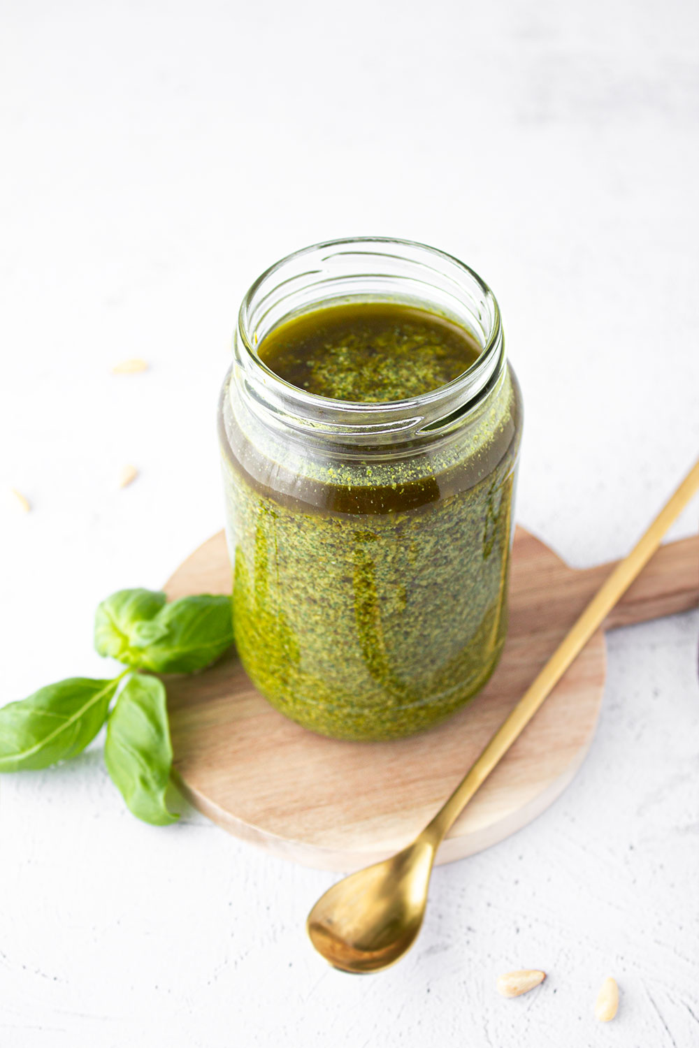 Veganer Tortellinisalat mit Spinat-Basilikumpesto • Herzhaft