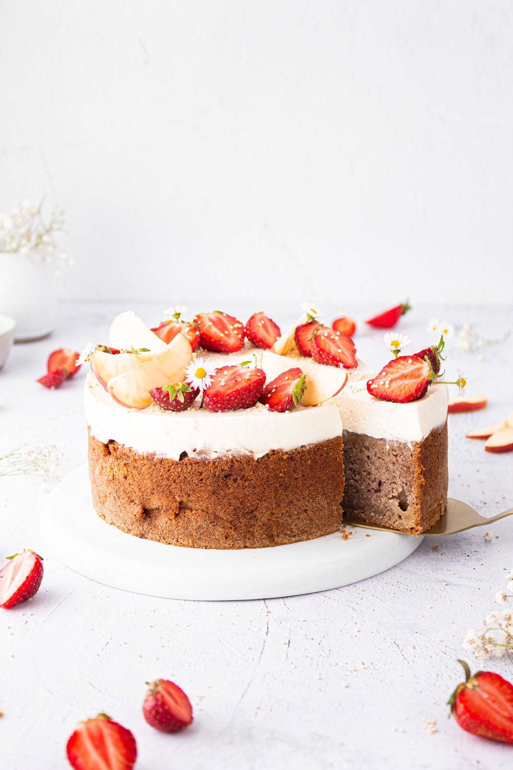 Chai Erdbeer Apfel Kuchen mit Vanillecreme (Vegan) • Kuchen &amp; Törtchen
