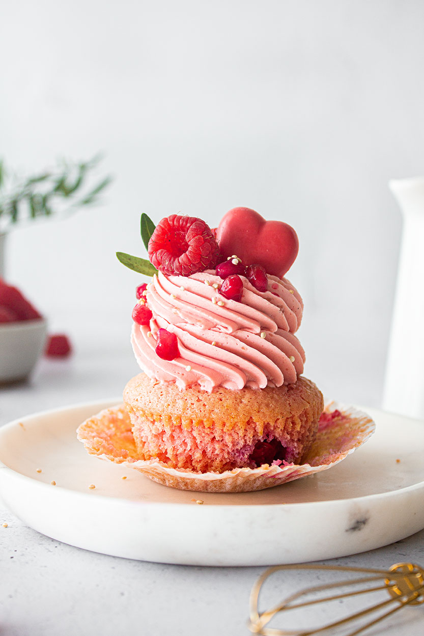 Himbeer Vanille Cupcakes zum Valentinstag